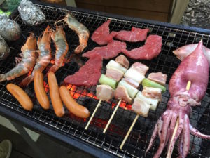 子どもたちのリクエストはウインナーとイカ