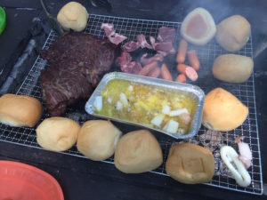 牛かたまり肉とアヒージョとパン